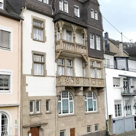 Apartment In Einem Historischen Gebaeude Mit Balkon Und Blick Auf Mosel Zell