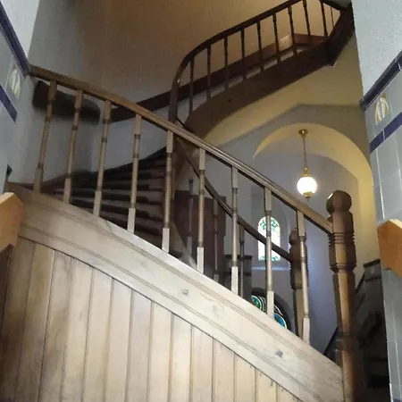 In Einem Historischen Gebaeude Mit Balkon Und Blick Auf Mosel *