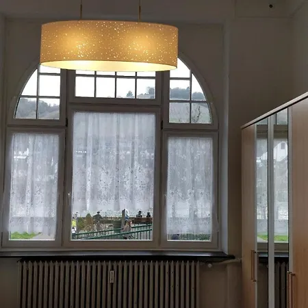 In Einem Historischen Gebaeude Mit Balkon Und Blick Auf Mosel * Zell